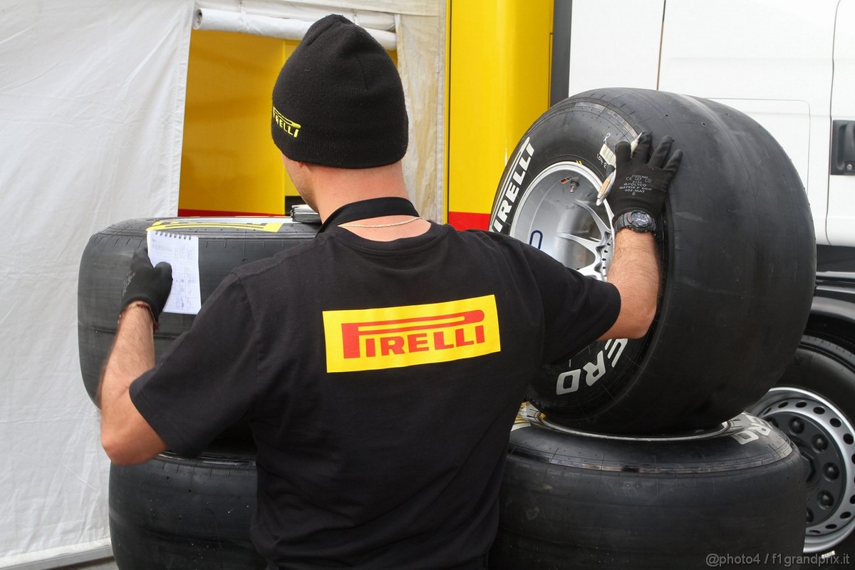 Barcelona Test Marzo 2011, 09.03.2011- Tyres Pirelli 
