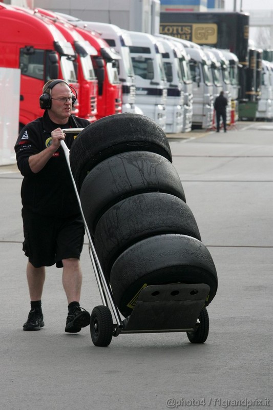 Barcelona Test Marzo 2011, 09.03.2011- Tyres Pirelli 