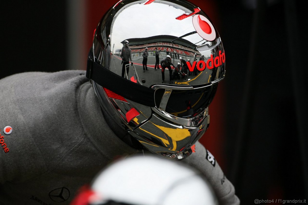 Barcelona Test Marzo 2011, 09.03.2011- Mechanic Mclaren Mercedes