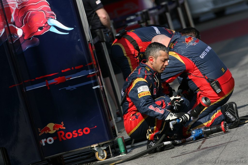 Barcelona Test Marzo 2011, 10.03.2011- Mechanics Toro Roddo