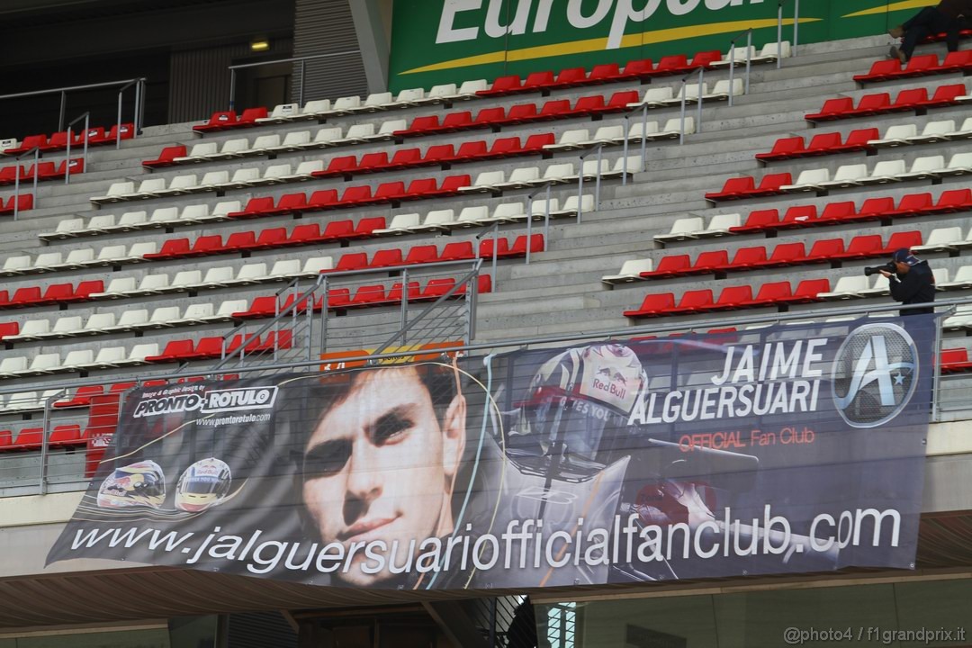 Barcelona Test Marzo 2011, 10.03.2011- Jaime Alguersuari (SPA), Scuderia Toro Rosso, STR6 