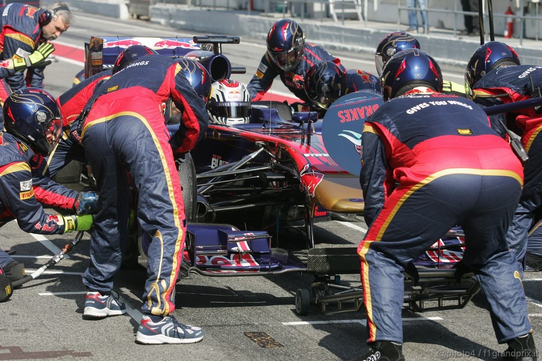 Barcelona Test Marzo 2011, 10.03.2011- Jaime Alguersuari (SPA), Scuderia Toro Rosso, STR6 