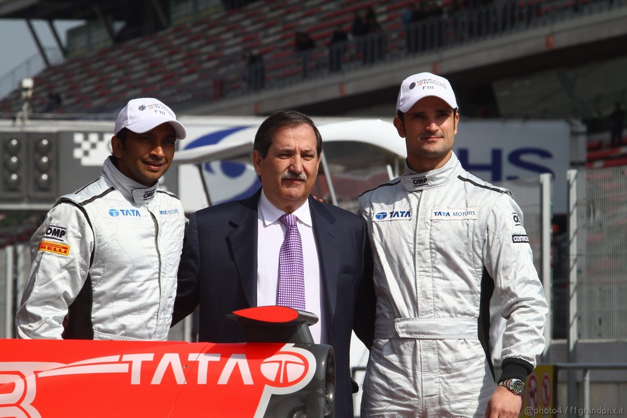 Barcelona Test Marzo 2011, 11.03.2011- Narain Karthikeyan (IND), Hispania Racing F1 Team, HRT, Vitantonio Liuzzi (ITA), Hispania Racing F1 Team, HRT e Jose Ramon Carabante (ESP) Hispania Racing F1 Team, Team Owner