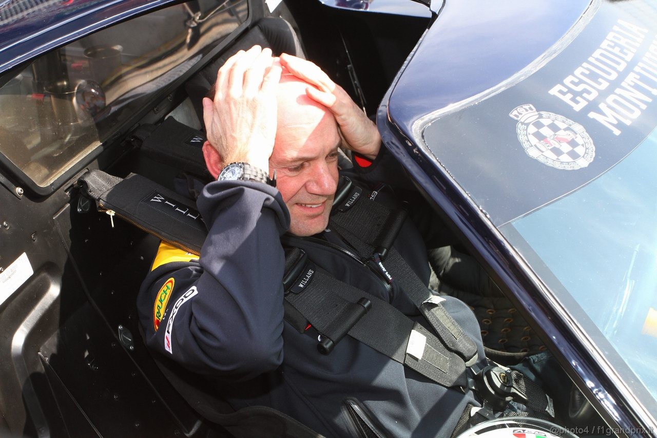 Barcelona Test Marzo 2011, 11.03.2011- Adrian Newey (GBR), Red Bull Racing (ex. McLaren), Technical Operations Director drives a Ford GT40 to promote the spirit of Monjuic