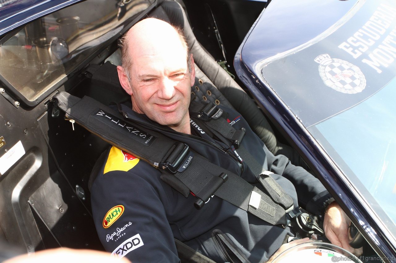 Barcelona Test Marzo 2011, 11.03.2011- Adrian Newey (GBR), Red Bull Racing (ex. McLaren), Technical Operations Director drives a Ford GT40 to promote the spirit of Monjuic