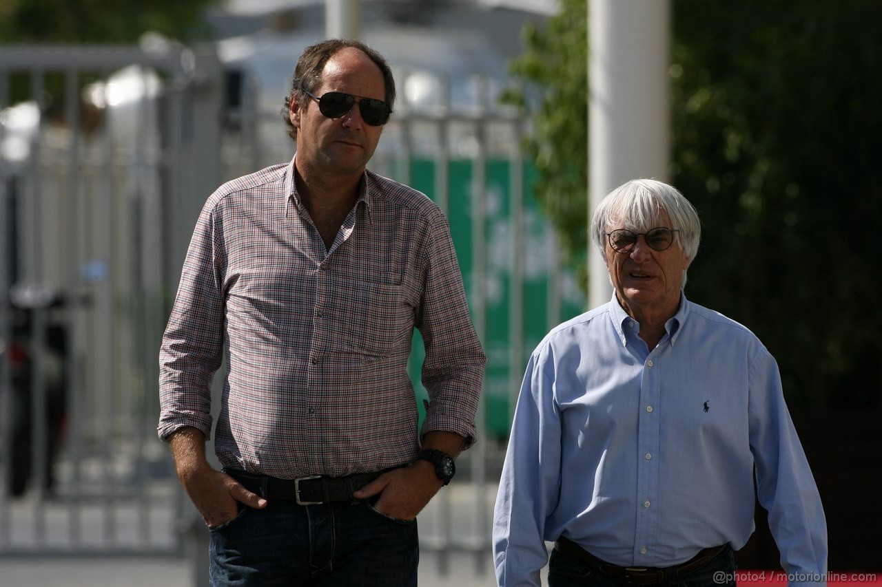 GP ABU DHABI, 13.11.2011- Gerard Berger (AU), Ex F1 Driver e Bernie Ecclestone (GBR), President e CEO of Formula One Management  