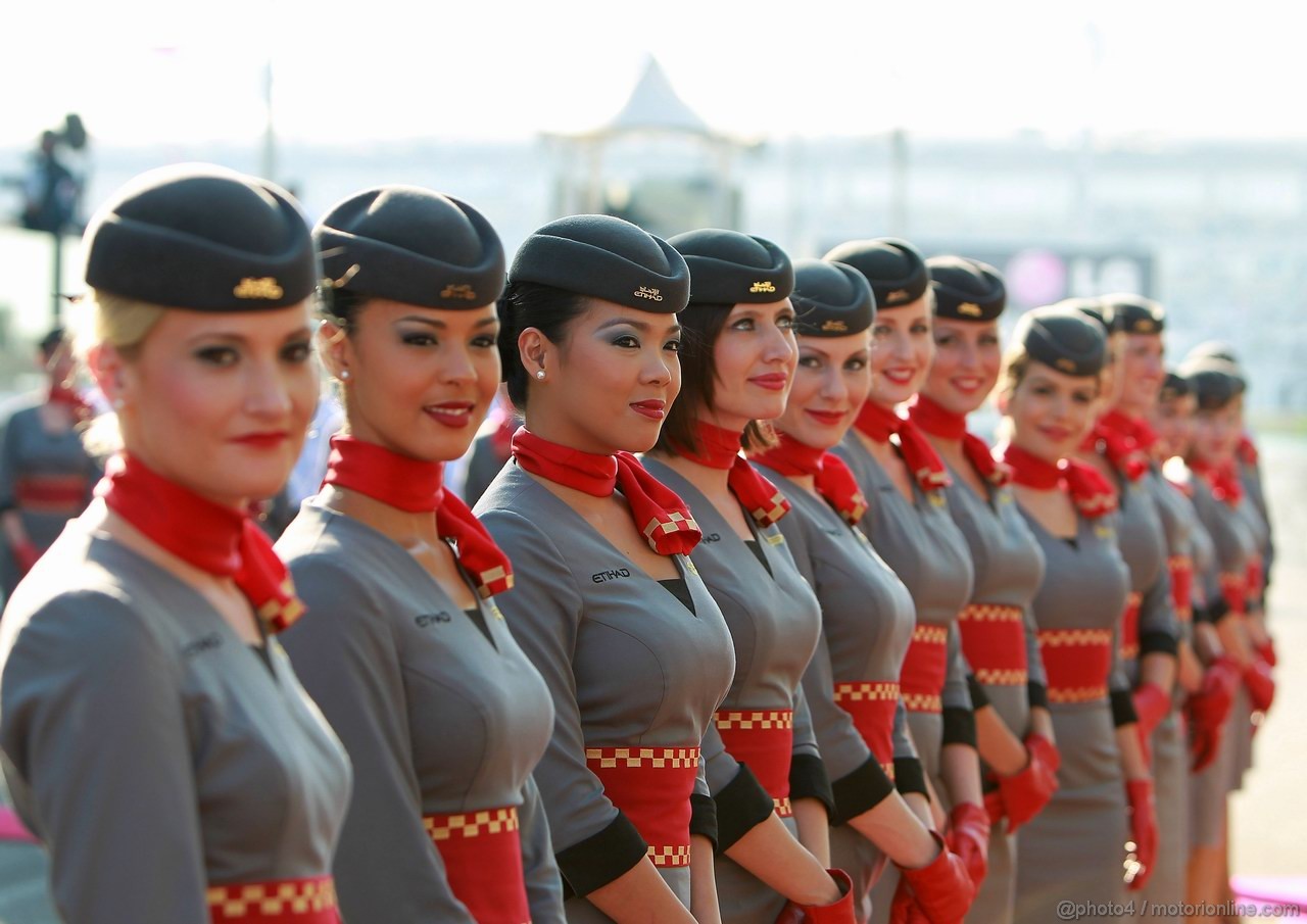 GP ABU DHABI, 13.11.2011- grid girl, pitbabess 