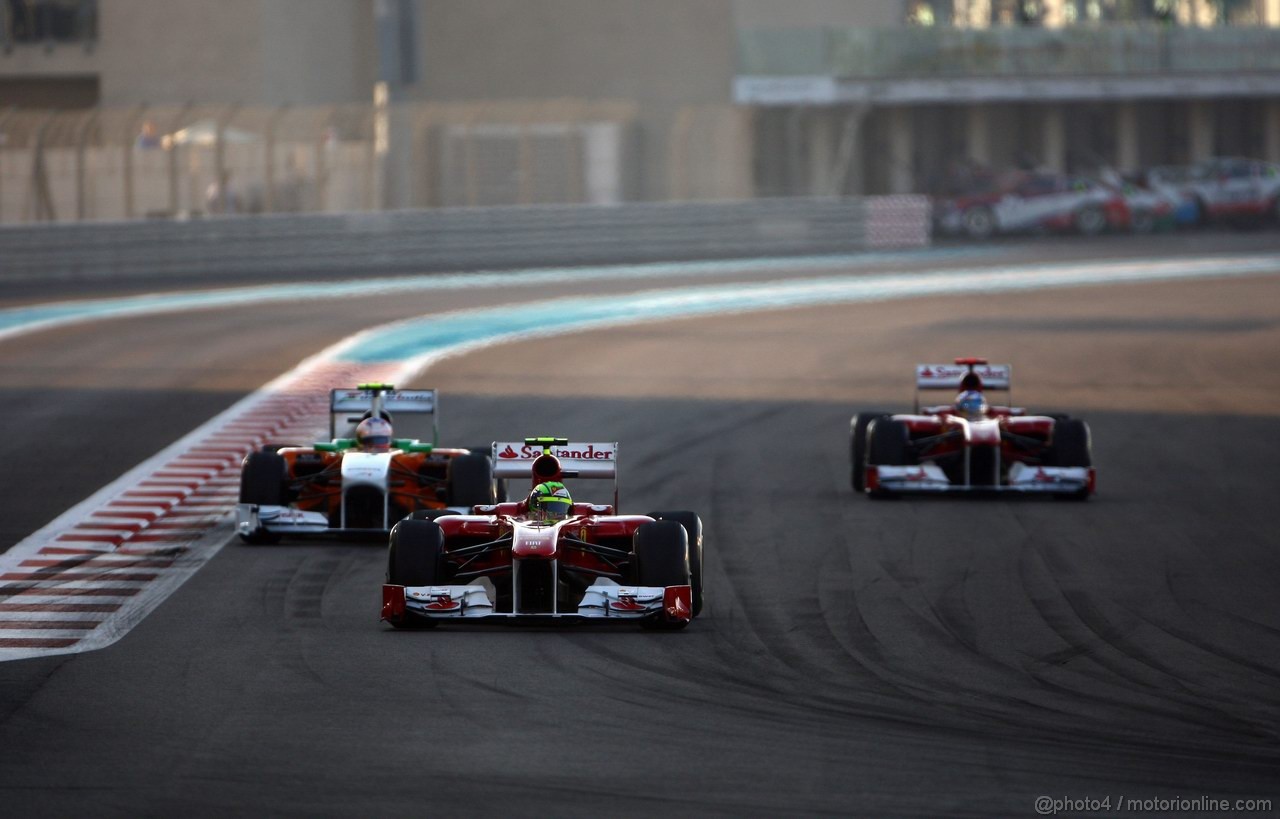 GP ABU DHABI, 13.11.2011- Gara, Felipe Massa (BRA), Ferrari, F-150 Italia davanti a Paul di Resta (GBR) Force India VJM04 e Fernando Alonso (ESP), Ferrari, F-150 Italia