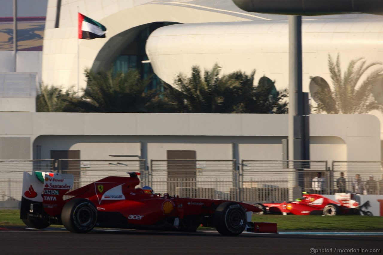 GP ABU DHABI, 13.11.2011- Gara, Fernando Alonso (ESP), Ferrari, F-150 Italia e Felipe Massa (BRA), Ferrari, F-150 Italia