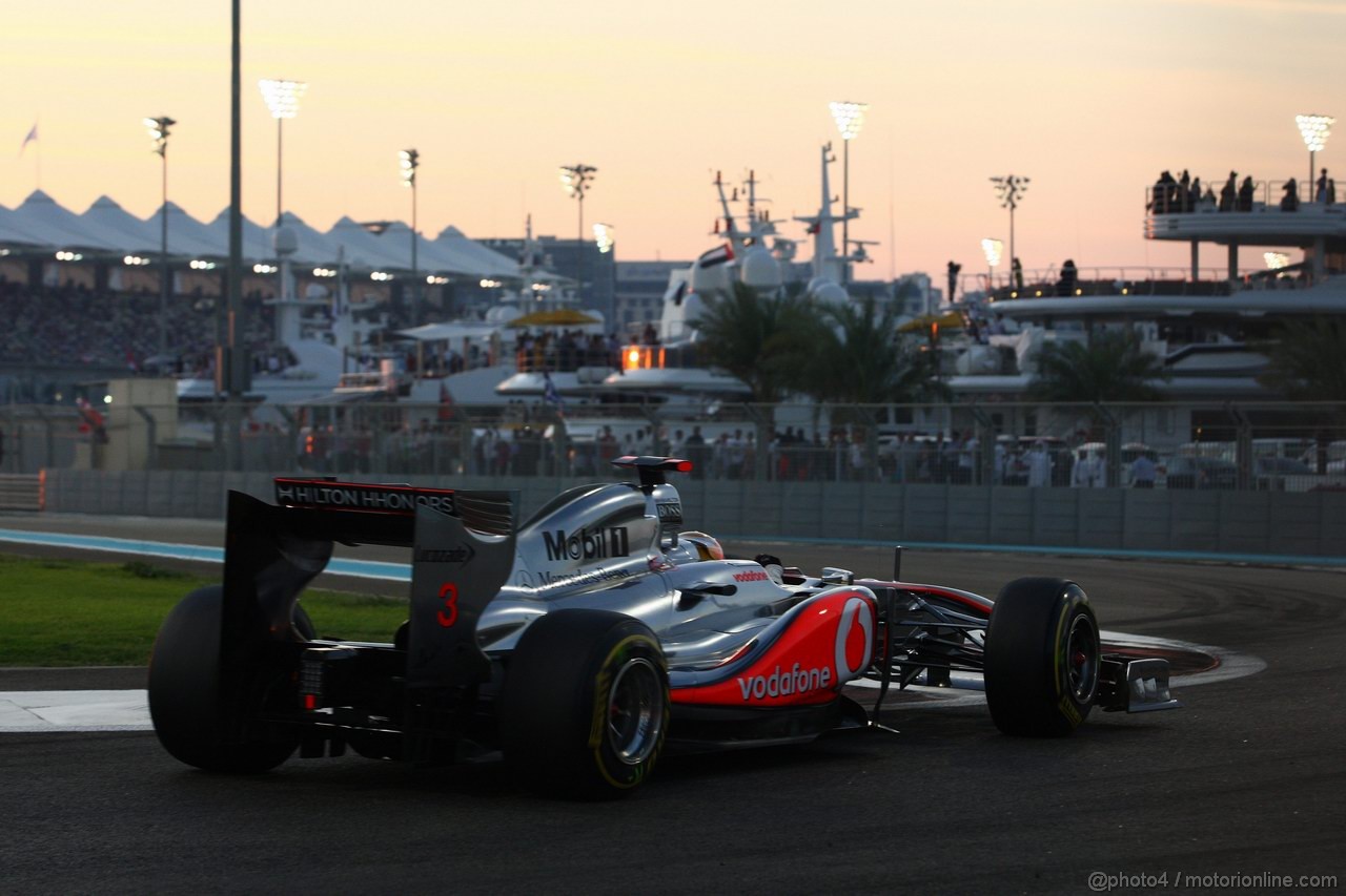 GP ABU DHABI, 13.11.2011- Gara, Lewis Hamilton (GBR), McLaren Mercedes, MP4-26