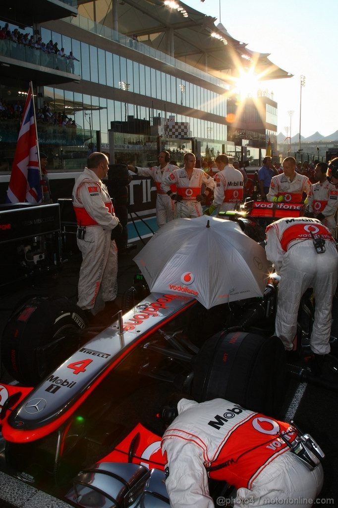 GP ABU DHABI, 13.11.2011- Gara, Jenson Button (GBR), McLaren Mercedes, MP4-26