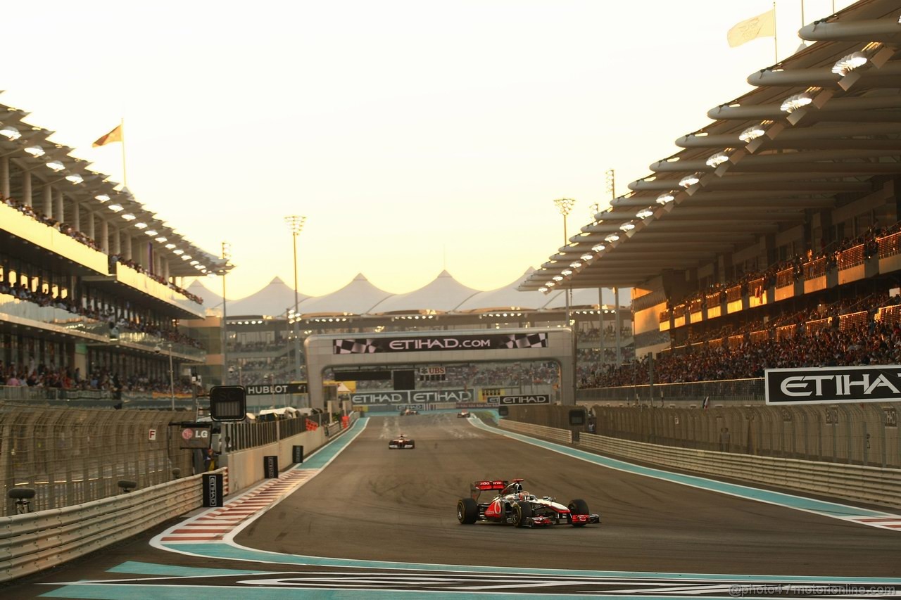 GP ABU DHABI, 13.11.2011- Gara, Lewis Hamilton (GBR), McLaren Mercedes, MP4-26