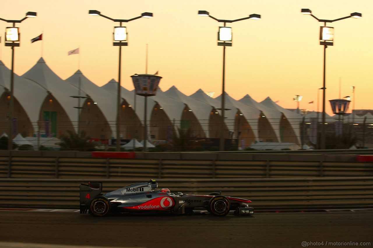GP ABU DHABI, 13.11.2011- Gara, Lewis Hamilton (GBR), McLaren Mercedes, MP4-26