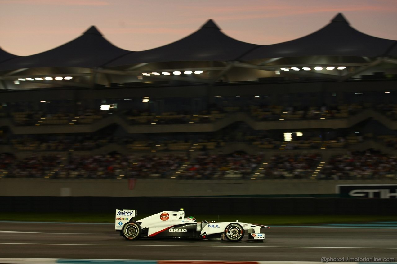 GP ABU DHABI, 13.11.2011- Gara, Sergio Pérez (MEX), Sauber F1 Team C30 