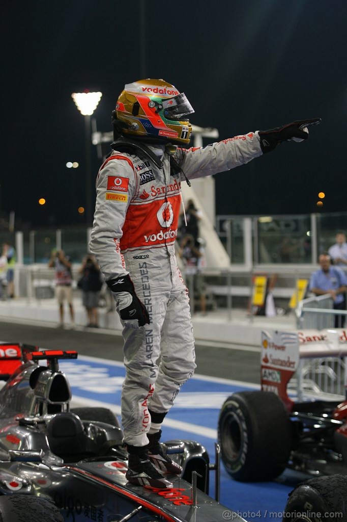 GP ABU DHABI, 13.11.2011- Gara, Lewis Hamilton (GBR), McLaren Mercedes, MP4-26 vincitore