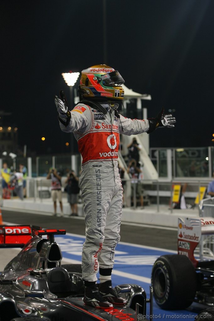 GP ABU DHABI, 13.11.2011- Gara, Lewis Hamilton (GBR), McLaren  Mercedes, MP4-26 vincitore 