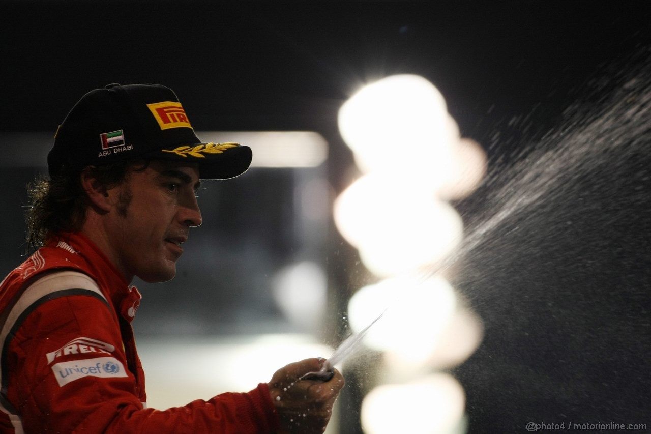 GP ABU DHABI, 13.11.2011- Gara, Fernando Alonso (ESP), Ferrari, F-150 Italia secondo 