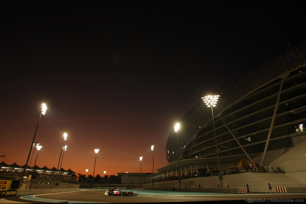 GP ABU DHABI, 13.11.2011- Gara, Lewis Hamilton (GBR), McLaren  Mercedes, MP4-26 