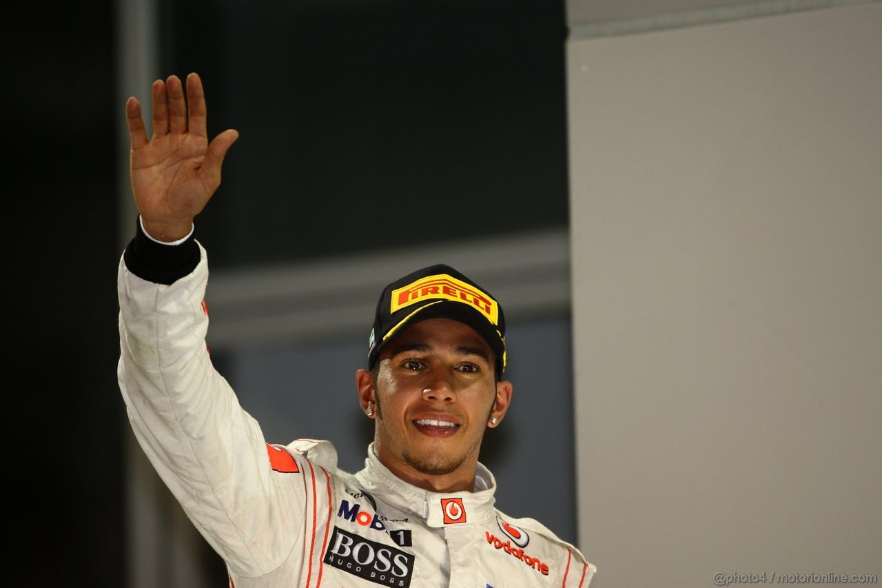 GP ABU DHABI, 13.11.2011- Gara, Lewis Hamilton (GBR), McLaren Mercedes, MP4-26 vincitore