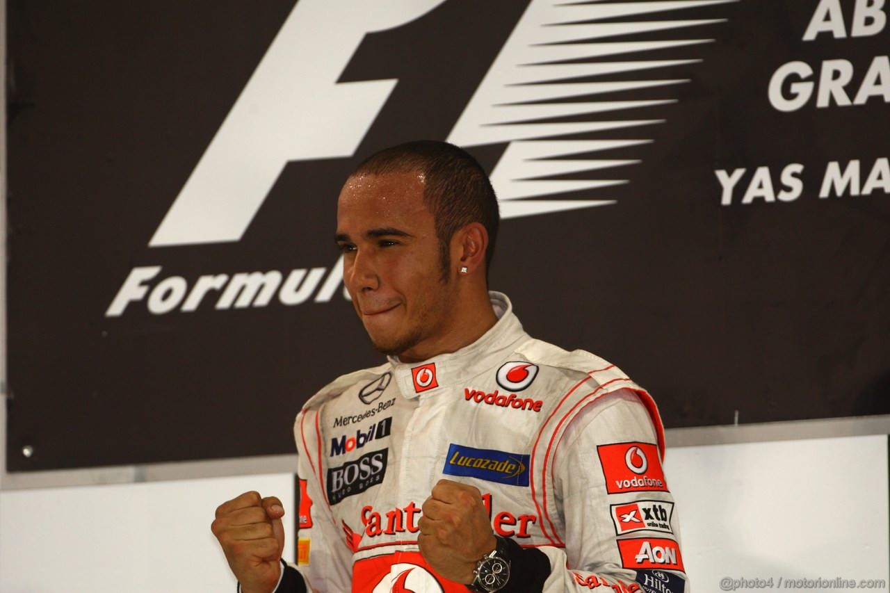 GP ABU DHABI, 13.11.2011- Gara, Lewis Hamilton (GBR), McLaren  Mercedes, MP4-26 vincitore 