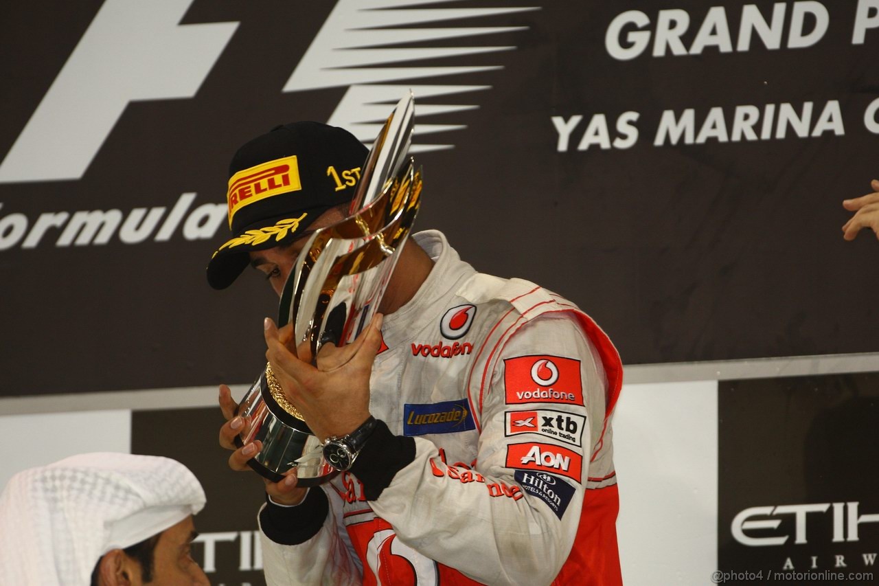 GP ABU DHABI, 13.11.2011- Gara, Lewis Hamilton (GBR), McLaren  Mercedes, MP4-26 vincitore 