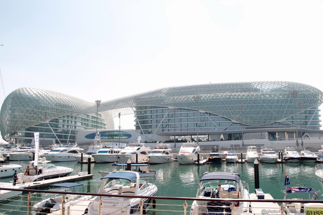 GP ABU DHABI, 13.11.2011- Atmosphere