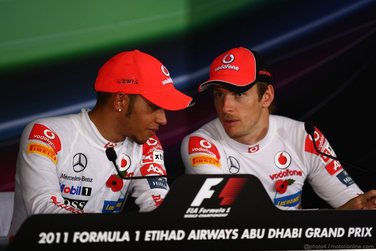 GP ABU DHABI, 13.11.2011- Gara, Conferenza Stampa, Lewis Hamilton (GBR), McLaren  Mercedes, MP4-26 e Jenson Button (GBR), McLaren  Mercedes, MP4-26 