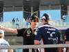 GP ABU DHABI, 13.11.2011- Bruno Senna (BRA), Lotus Renault GP R31 e Rubens Barrichello (BRA), Williams FW33 