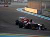 GP ABU DHABI, 13.11.2011- Gara, Kamui Kobayashi (JAP), Sauber F1 Team C30 e Sébastien Buemi (SUI), Scuderia Toro Rosso, STR6 