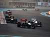 GP ABU DHABI, 13.11.2011- Gara, Sébastien Buemi (SUI), Scuderia Toro Rosso, STR6 e Kamui Kobayashi (JAP), Sauber F1 Team C30