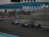GP ABU DHABI, 13.11.2011- Gara, Vitantonio Liuzzi (ITA), HRT Formula One Team, Rubens Barrichello (BRA), Williams FW33 e Sergio Pérez (MEX), Sauber F1 Team C30 