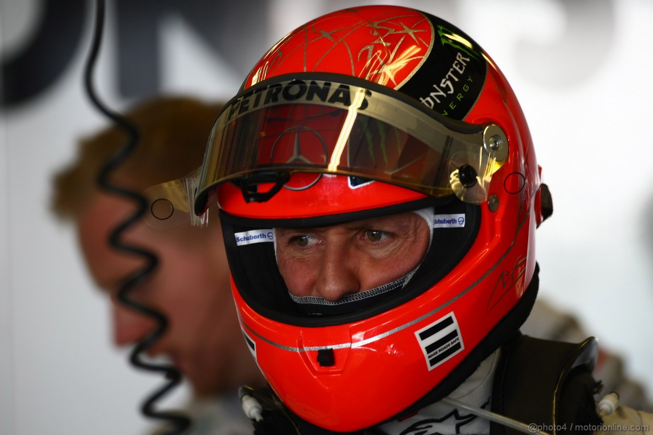 GP ABU DHABI, 12.11.2011- Prove Libere 3, Sabato, Michael Schumacher (GER), Mercedes GP Petronas F1 Team, MGP W02 