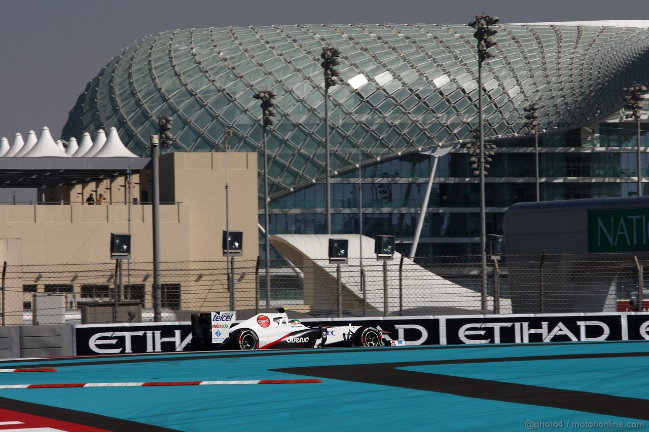 GP ABU DHABI, 12.11.2011- Prove Libere 3, Sabato, Sergio P�rez (MEX), Sauber F1 Team C30 