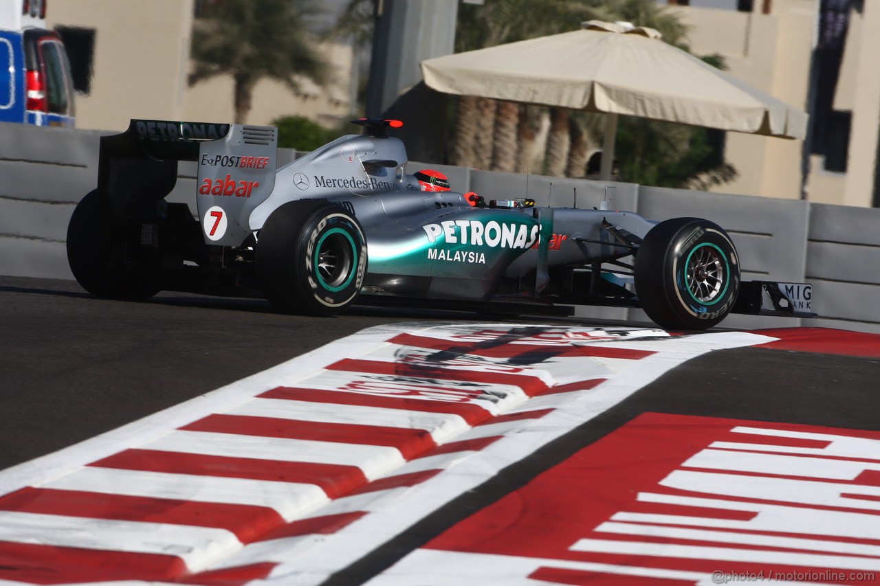 GP ABU DHABI, 12.11.2011- Prove Libere 3, Sabato, Michael Schumacher (GER), Mercedes GP Petronas F1 Team, MGP W02 