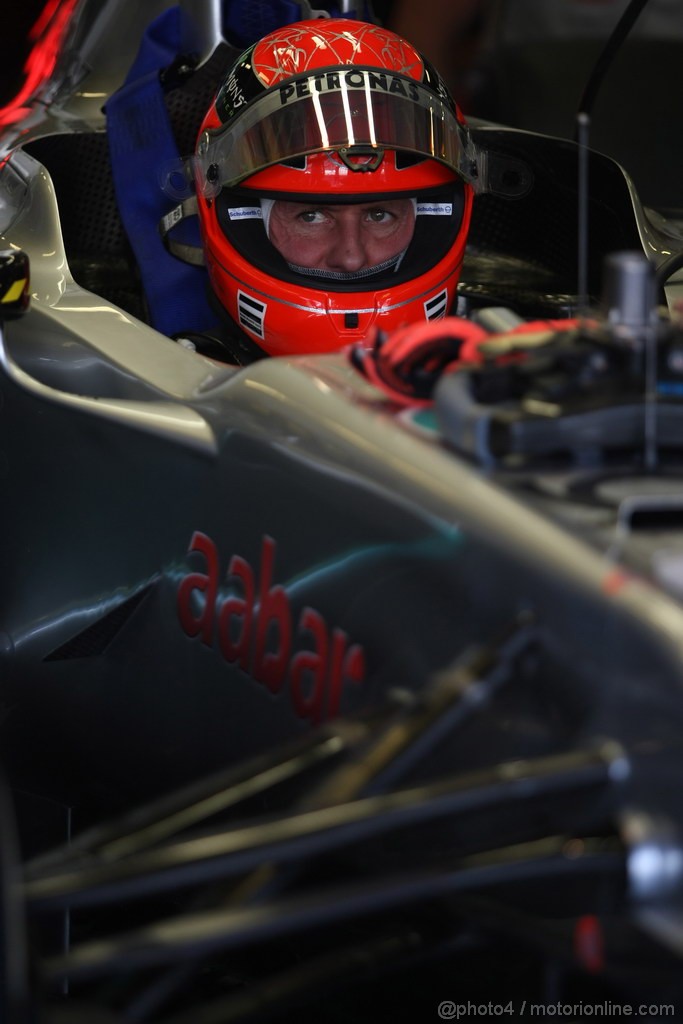 GP ABU DHABI, 12.11.2011- Prove Libere 3, Sabato, Michael Schumacher (GER), Mercedes GP Petronas F1 Team, MGP W02 