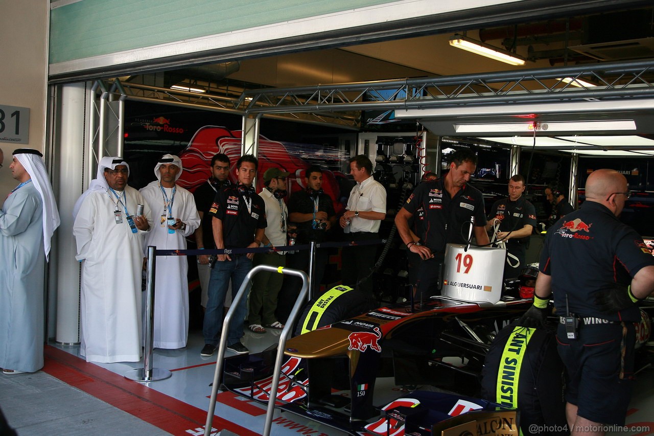 GP ABU DHABI, 12.11.2011- Prove Libere 3, Sabato, Jaime Alguersuari (SPA), Scuderia Toro Rosso, STR6 