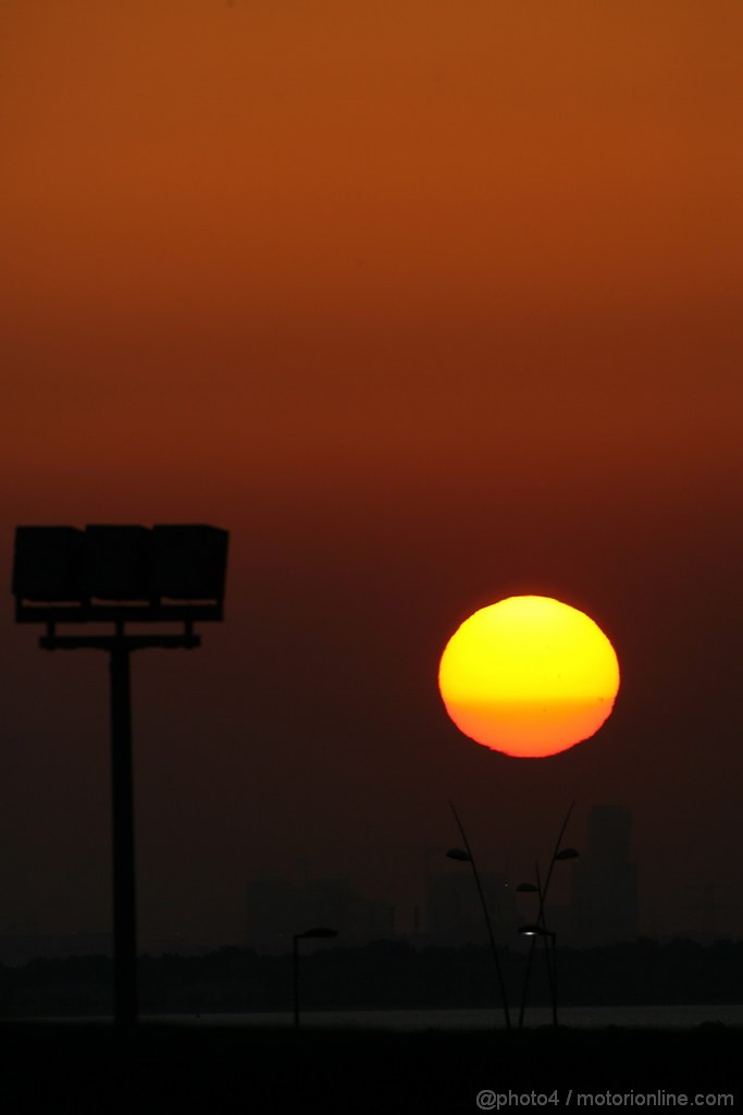 GP ABU DHABI, 12.11.2011- Qualifiche, The sunset