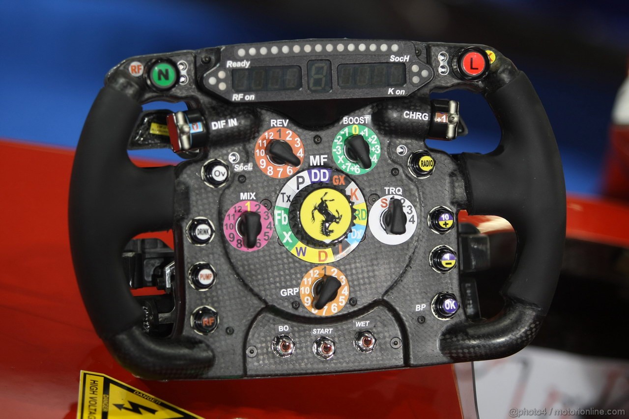 GP ABU DHABI, 12.11.2011- Qualifiche, Steering wheel of Felipe Massa (BRA), Ferrari, F-150 Italia 