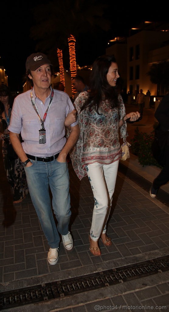 GP ABU DHABI, 12.11.2011- Paul McCartney e sua moglie Nancy Shevell