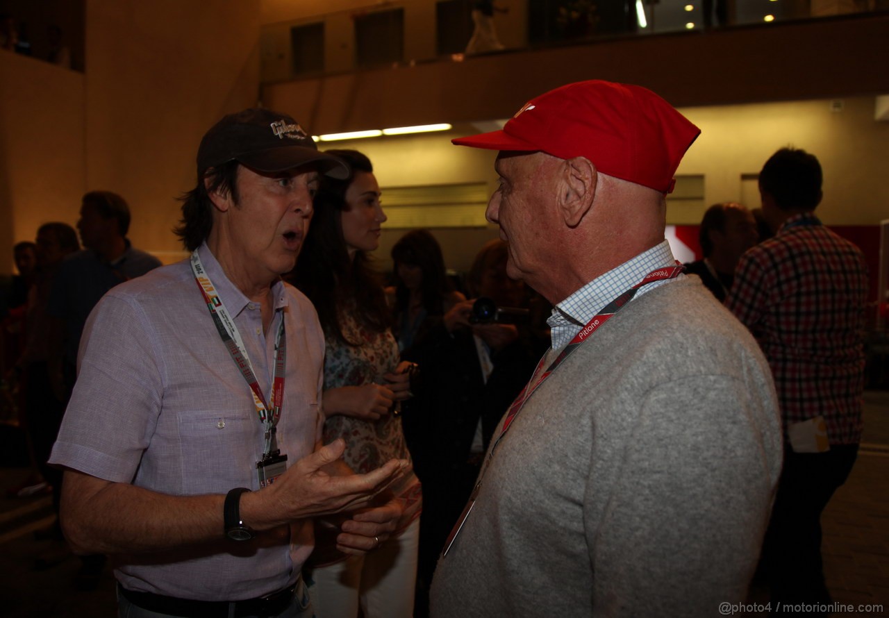 GP ABU DHABI, 12.11.2011- Paul McCartney e Nikki Lauda (AU) 