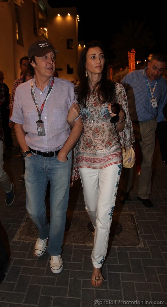 GP ABU DHABI, 12.11.2011- Qualifiche, Paul McCartney e sua moglie Nancy Shevell