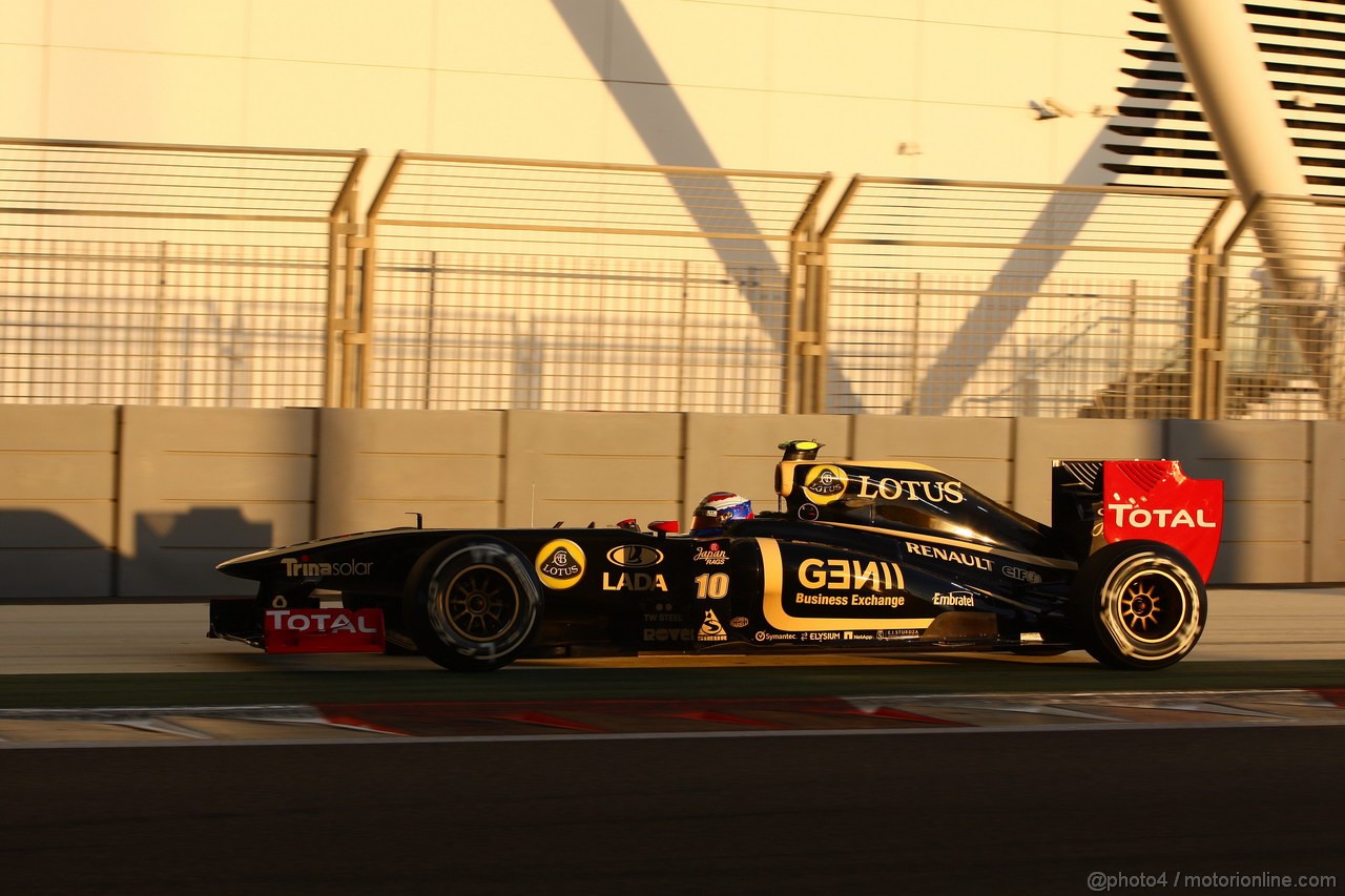 GP ABU DHABI, 12.11.2011- Qualifiche, Vitaly Petrov (RUS), Lotus Renault GP, R31 