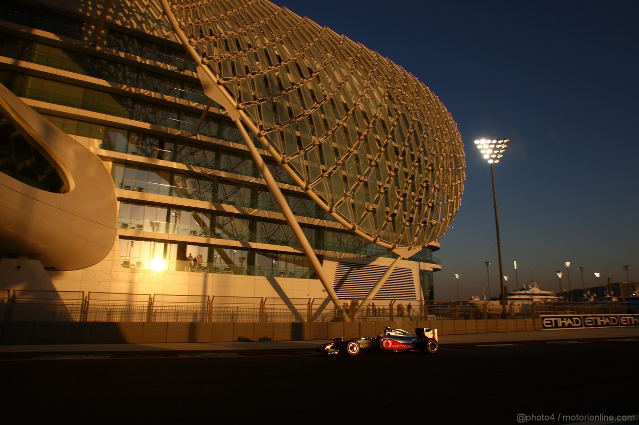 GP ABU DHABI, 12.11.2011- Qualifiche, Jenson Button (GBR), McLaren  Mercedes, MP4-26 