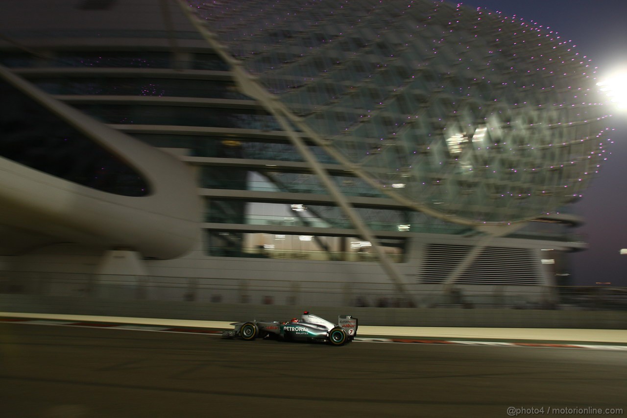 GP ABU DHABI, 12.11.2011- Qualifiche, Michael Schumacher (GER), Mercedes GP Petronas F1 Team, MGP W02 