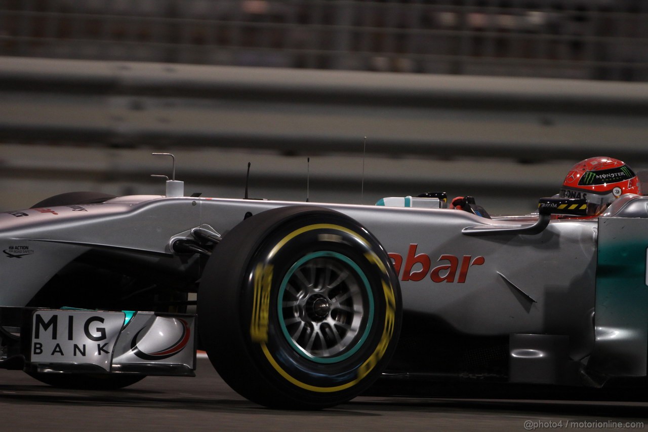 GP ABU DHABI, 12.11.2011- Qualifiche, Michael Schumacher (GER), Mercedes GP Petronas F1 Team, MGP W02 