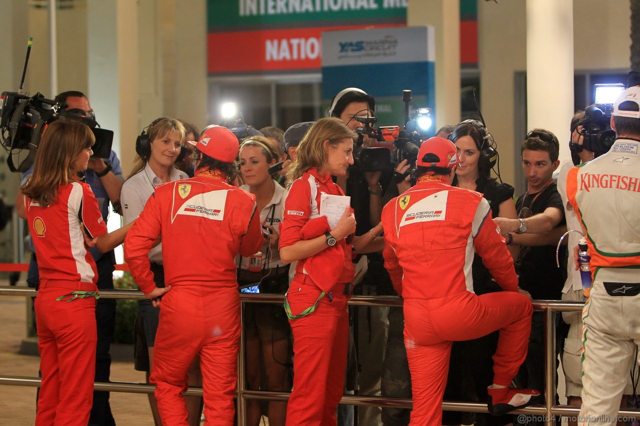 GP ABU DHABI, 12.11.2011- Qualifiche, Fernando Alonso (ESP), Ferrari, F-150 Italia e Felipe Massa (BRA), Ferrari, F-150 Italia 