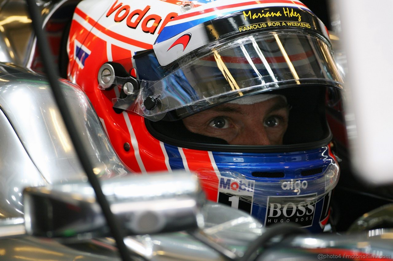 GP ABU DHABI, 11.11.2011- Prove Libere 1, Venerdi', Jenson Button (GBR), McLaren Mercedes, MP4-26