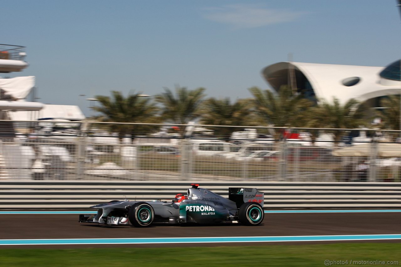 GP ABU DHABI, 11.11.2011- Prove Libere 1, Venerdi', Michael Schumacher (GER), Mercedes GP Petronas F1 Team, MGP W02 