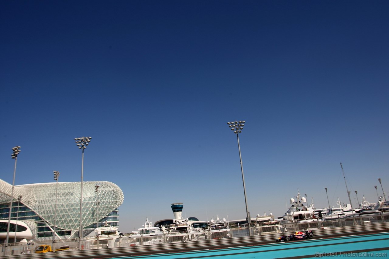 GP ABU DHABI, 11.11.2011- Prove Libere 1, Venerdi', Mark Webber (AUS), Red Bull Racing, RB7 