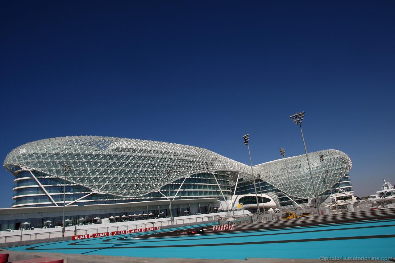 GP ABU DHABI, 11.11.2011- Prove Libere 1, Venerdi', Lewis Hamilton (GBR), McLaren  Mercedes, MP4-26 
